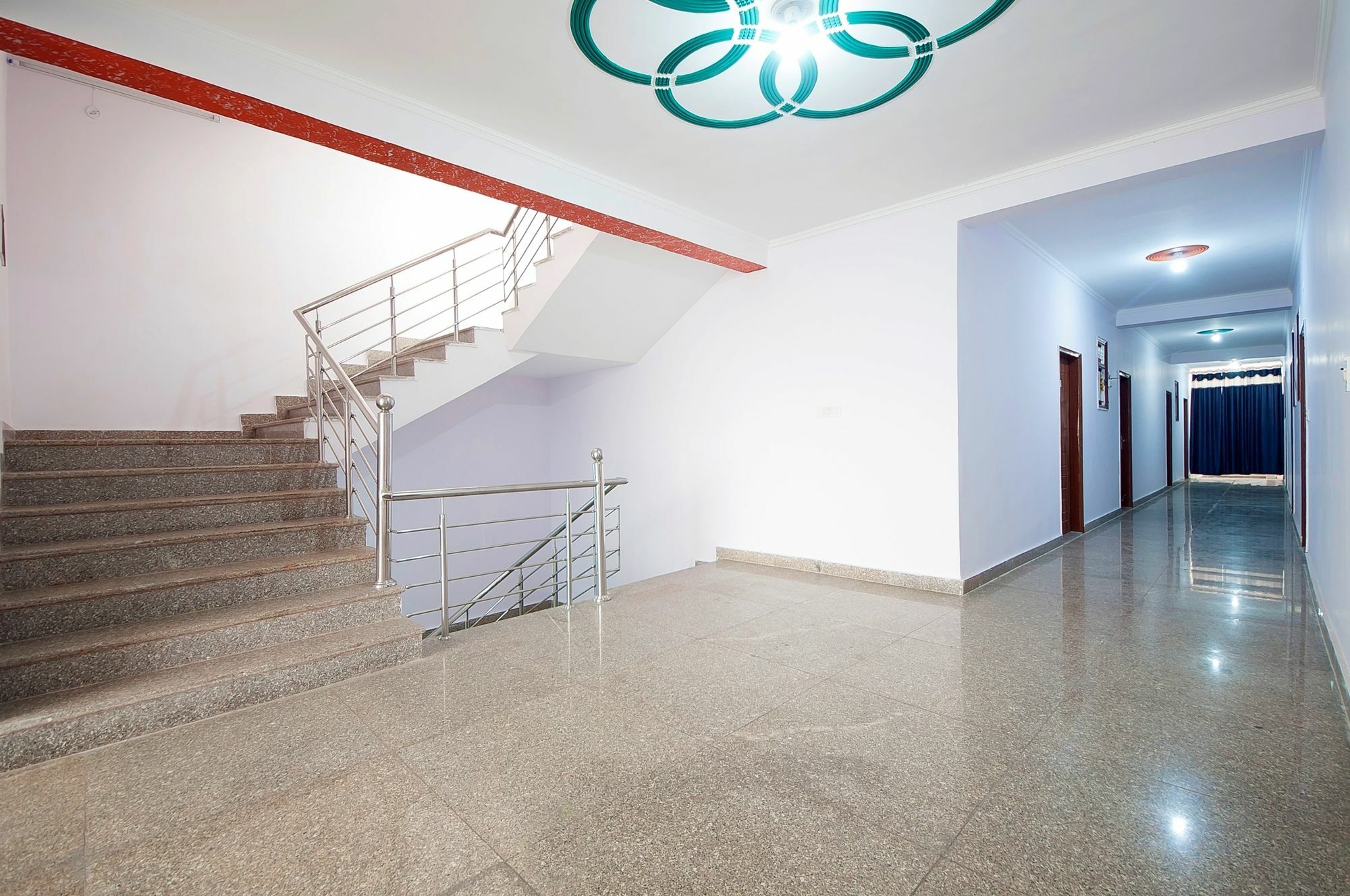 Hotel Oyo 13107 Westend Residency New Delhi