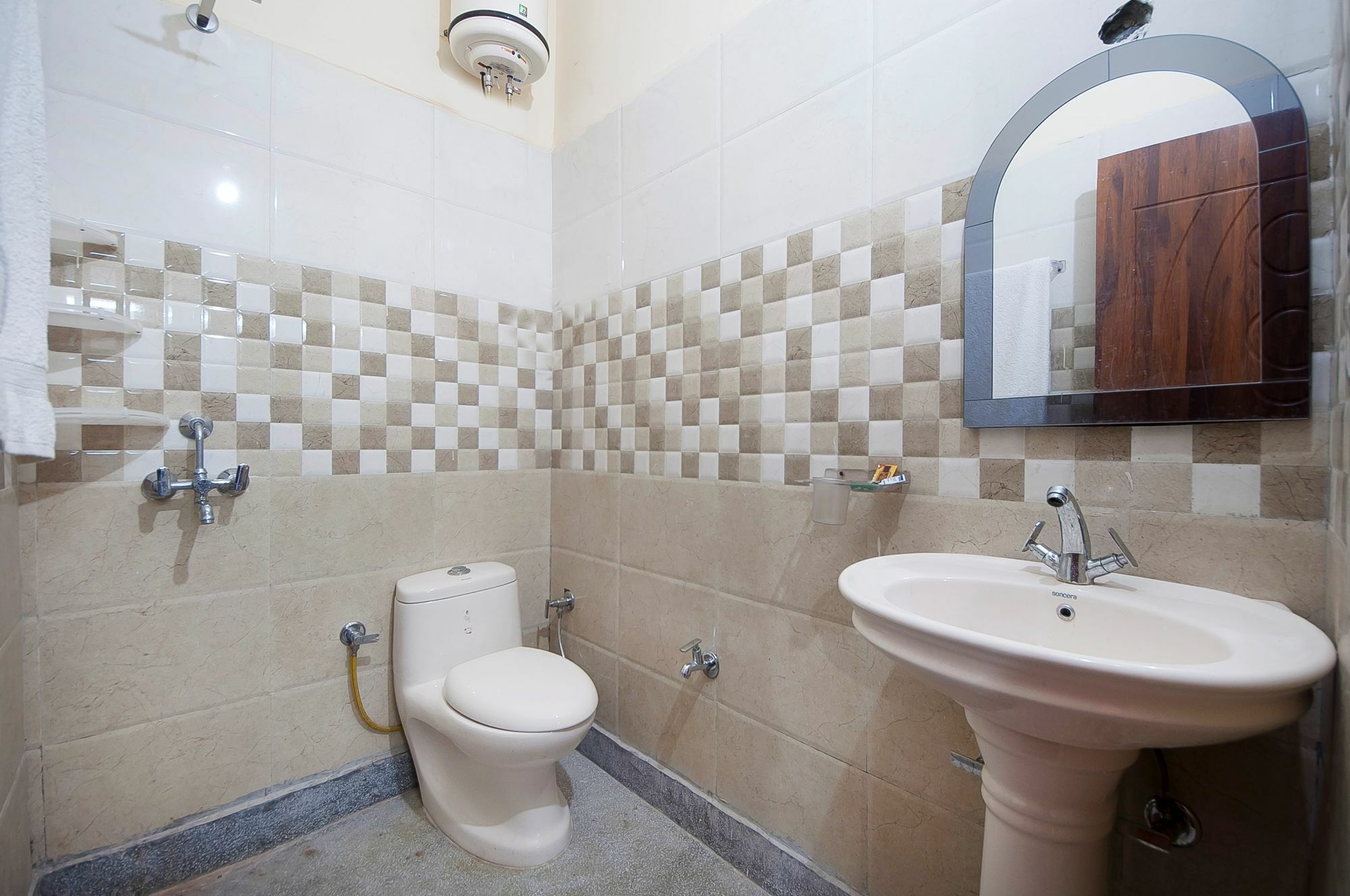 Oyo 13107 Westend Residency Hotel New Delhi