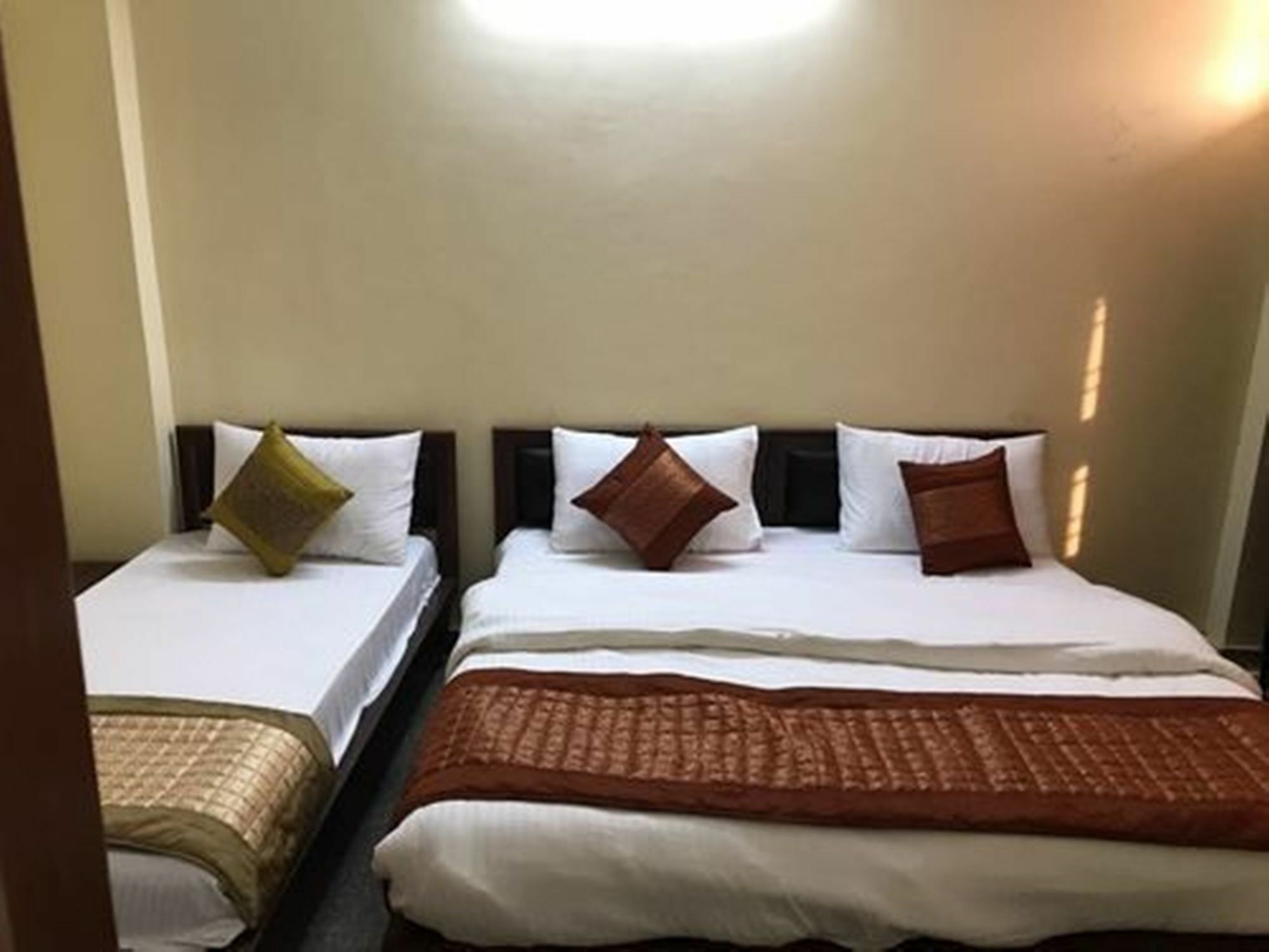 Oyo 13107 Westend Residency New Delhi
