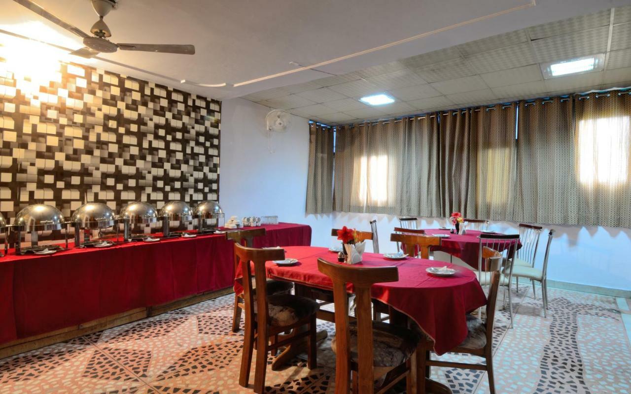 Pablas International, New Delhi, Near Metro