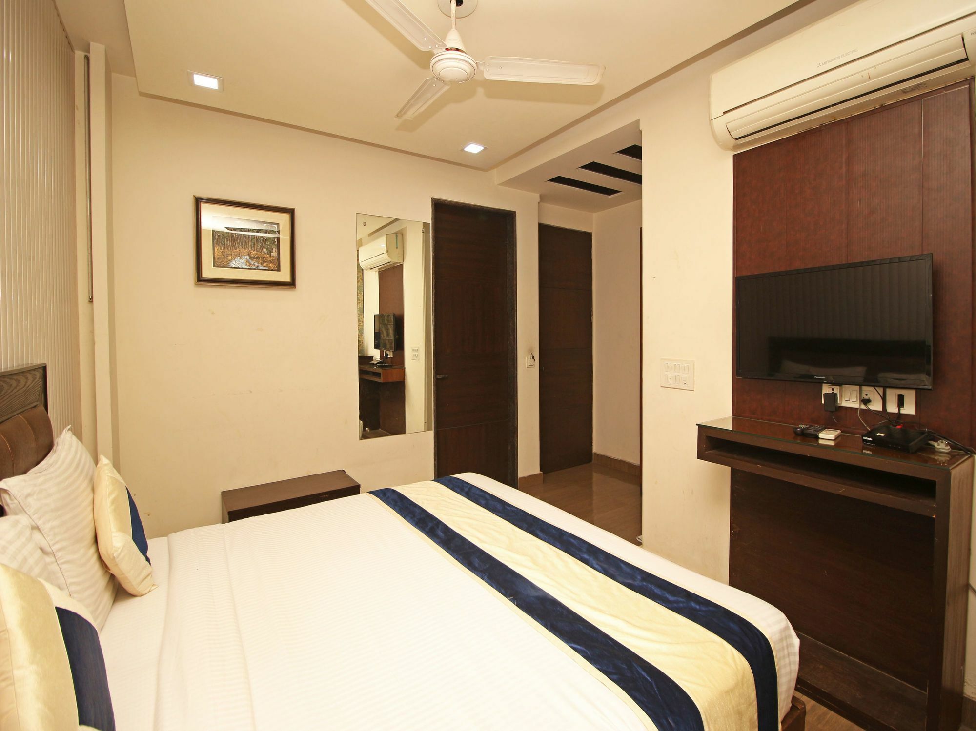 Hotel Fabhotel Rs Gera - Nr Nehru Place Market Nova Deli