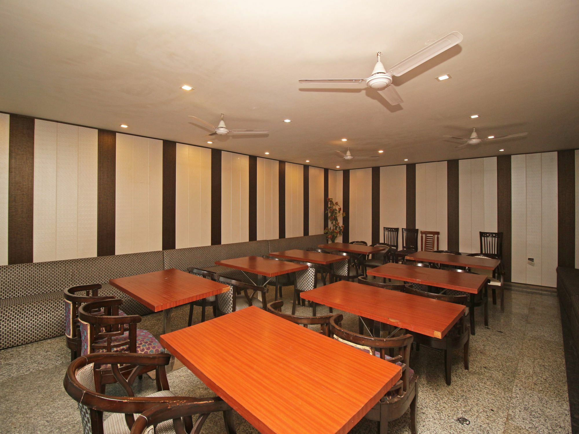 Fabhotel Rs Gera - Nr Nehru Place Market 3*