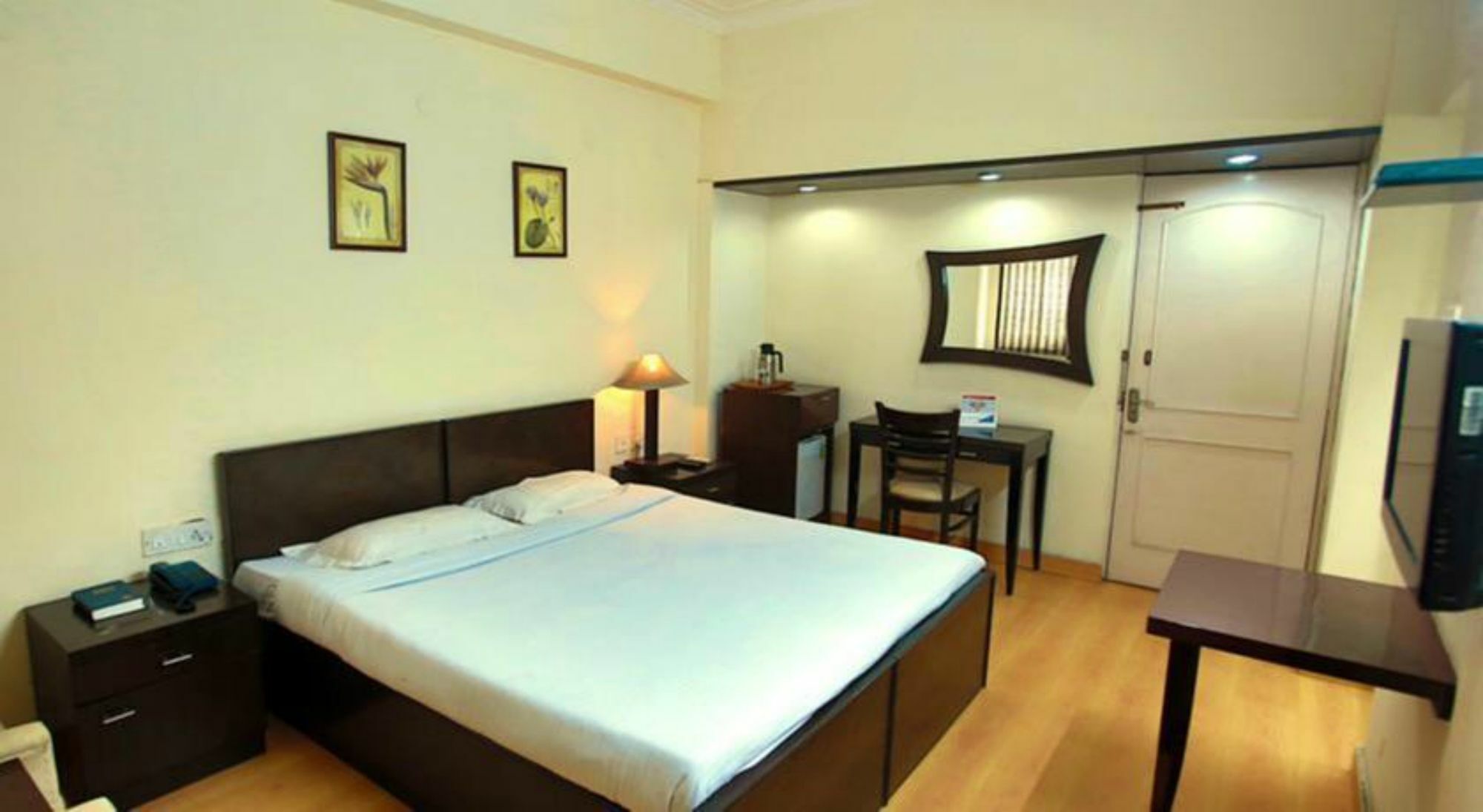 Ymca Tourist Hostel *