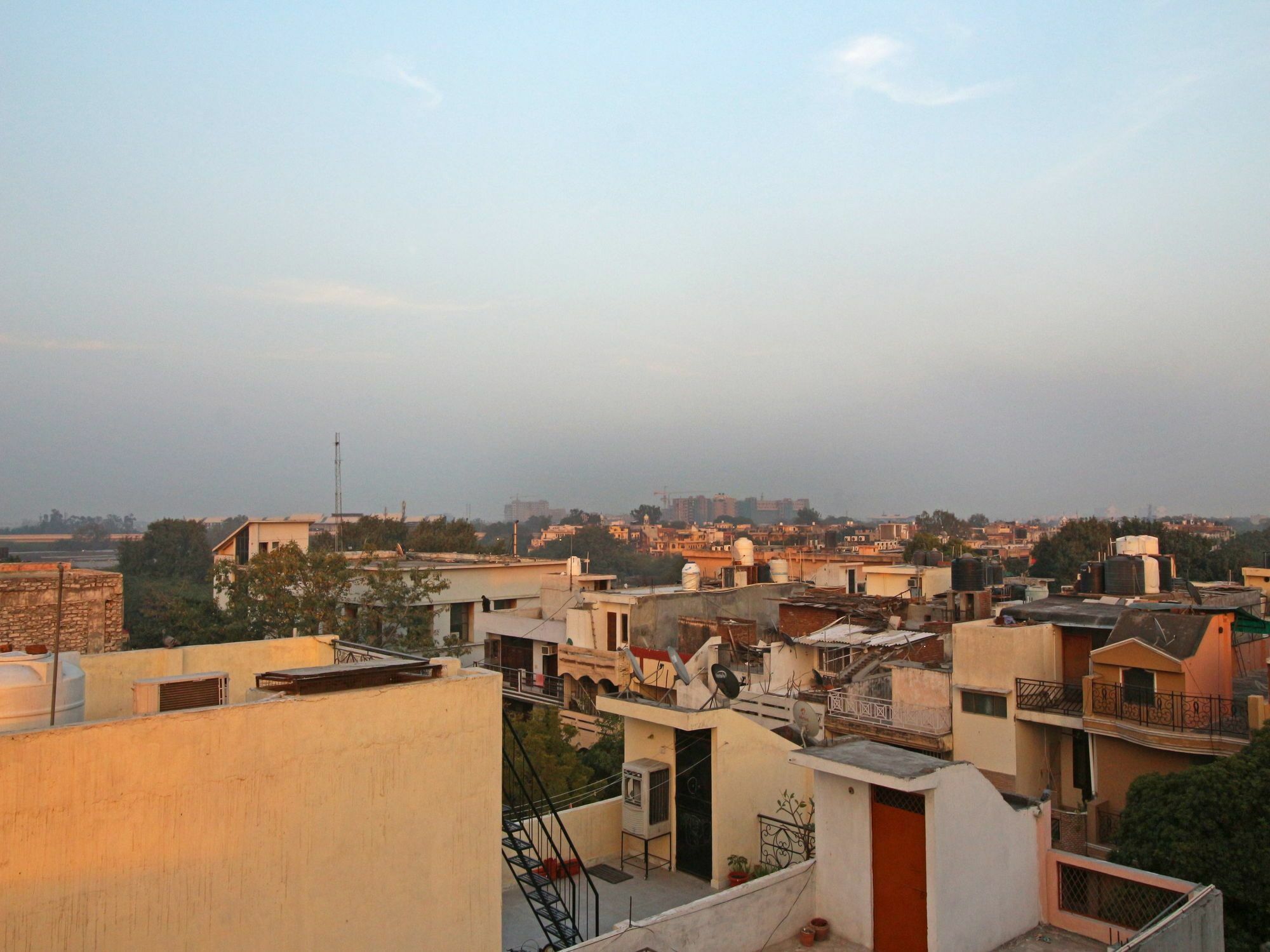 Fabhotel Rs Gera - Nr Nehru Place Market Hotel