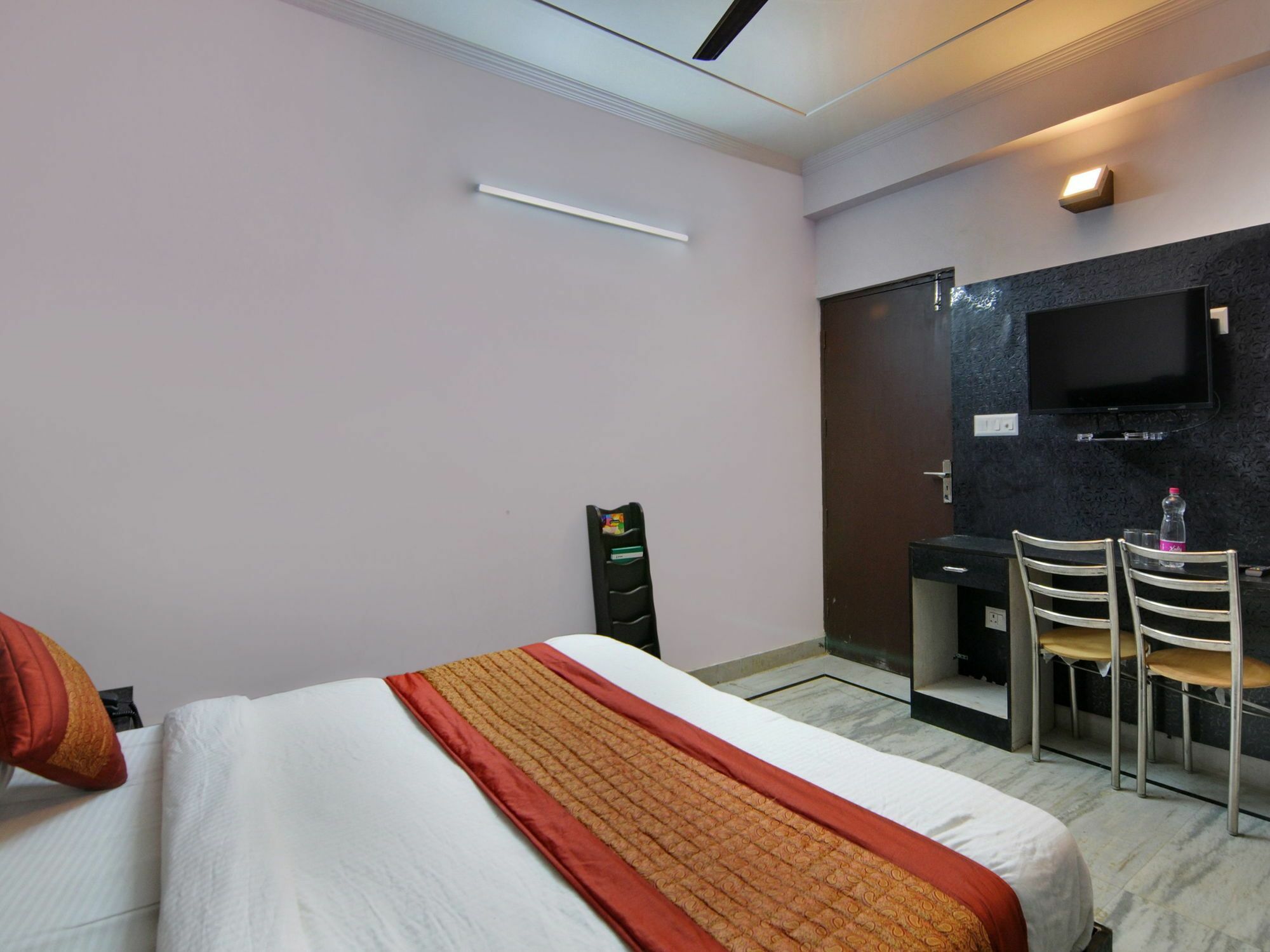 Hotel Oyo 11972 Nirvana Residency 2*