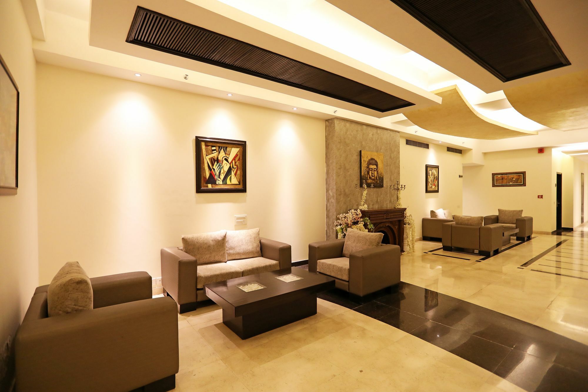 Oyo 9771 Glitz Westend