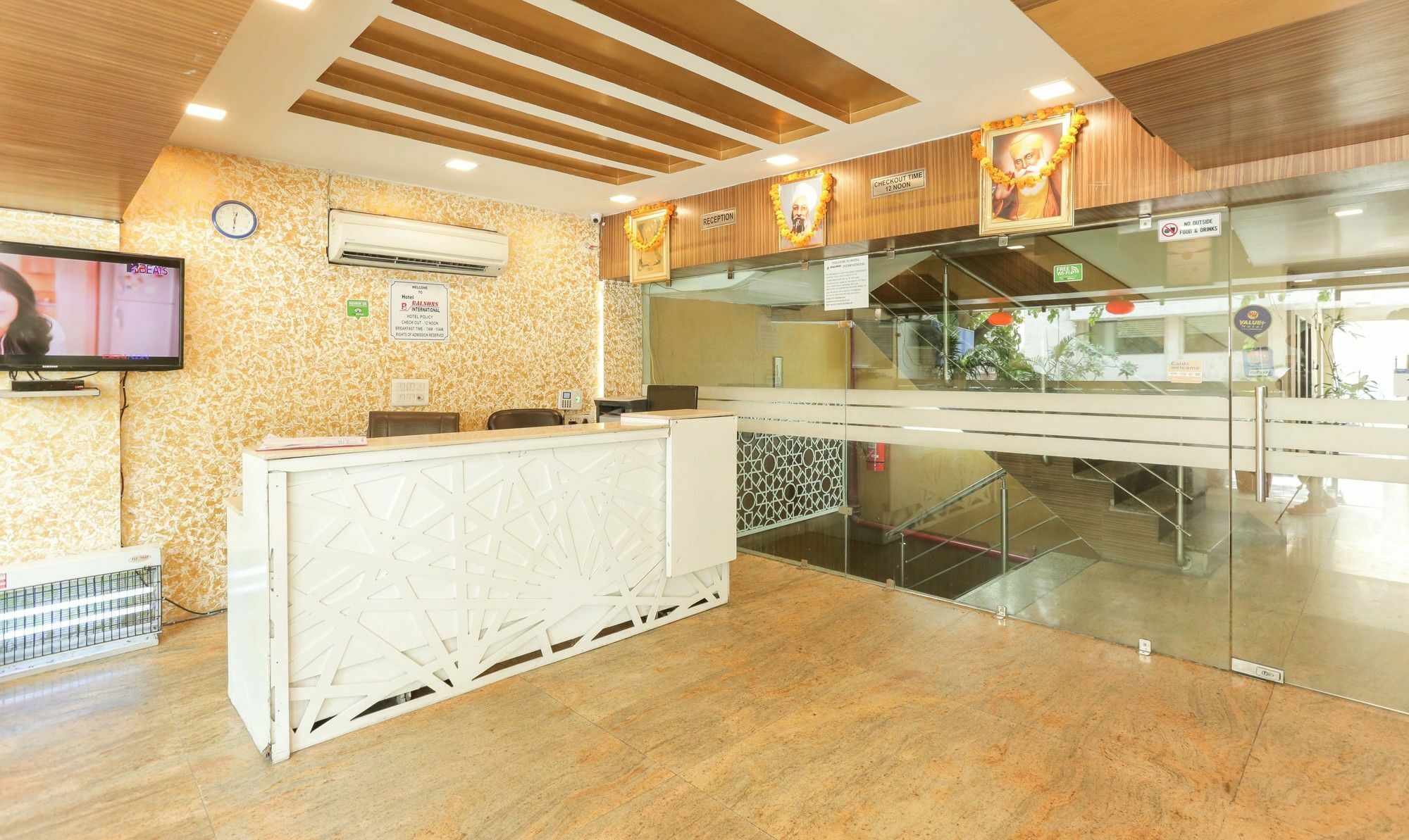 Hotel Treebo Balsons International