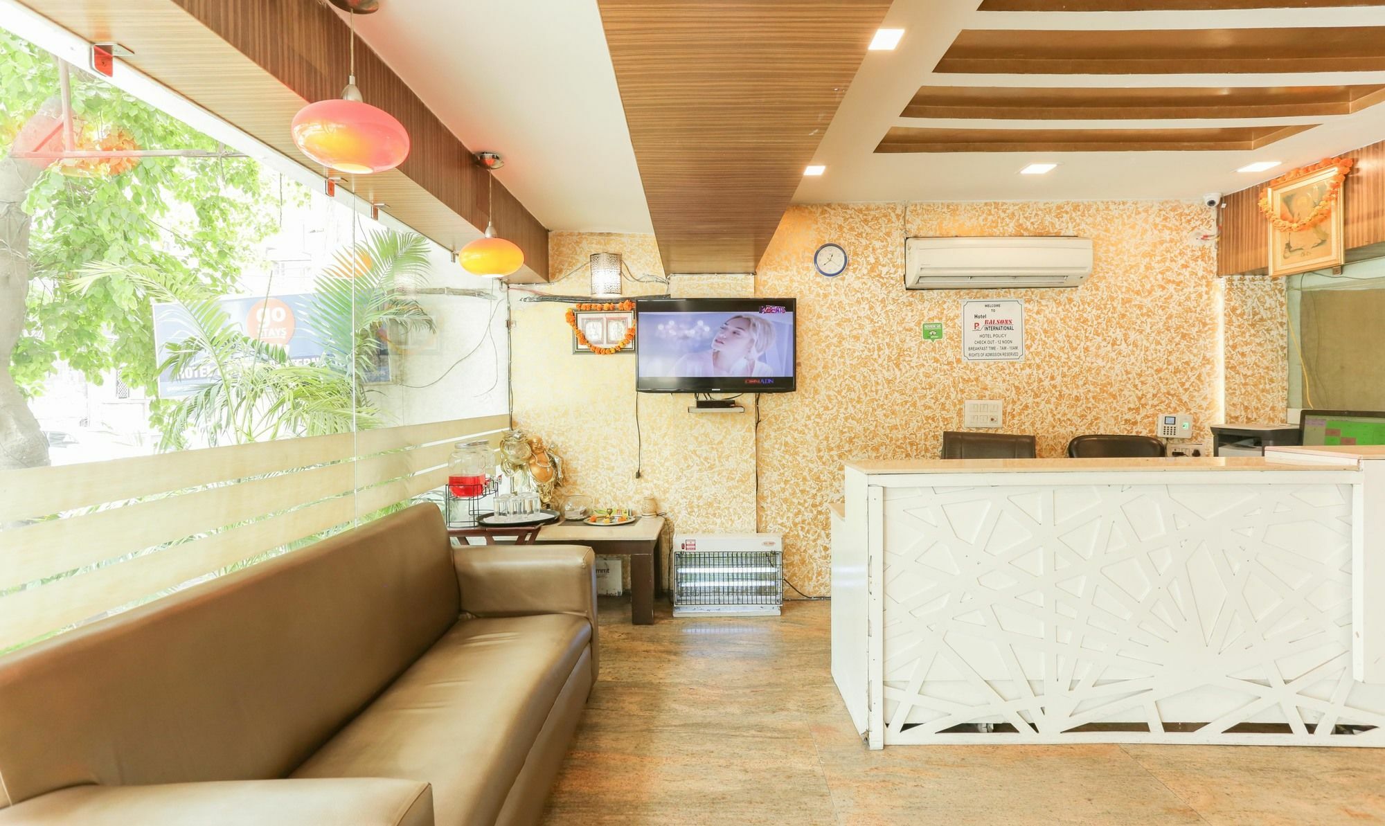 Treebo Balsons International Hotel 3*