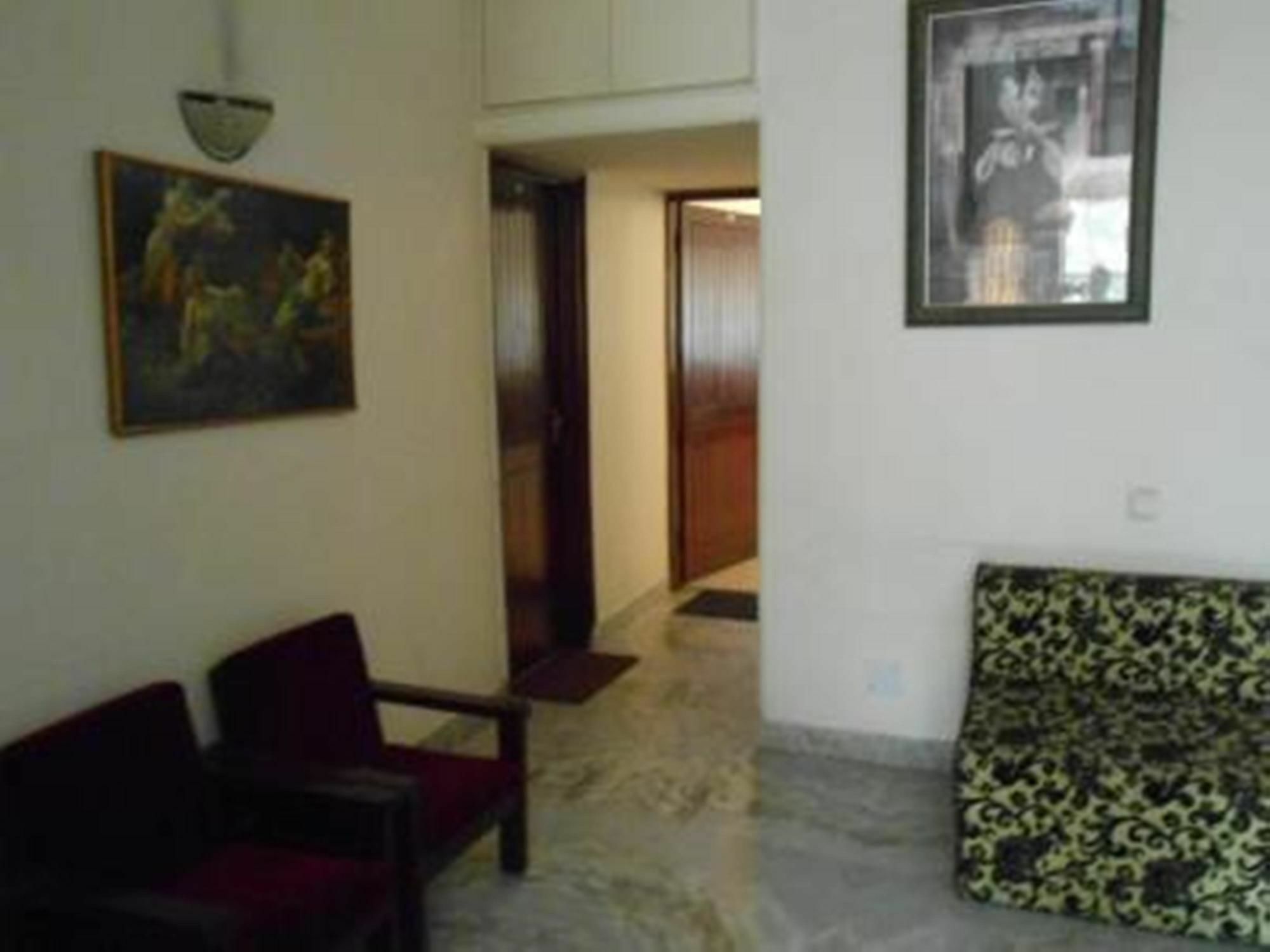 Hotel Zuzu Hemkunt New Delhi