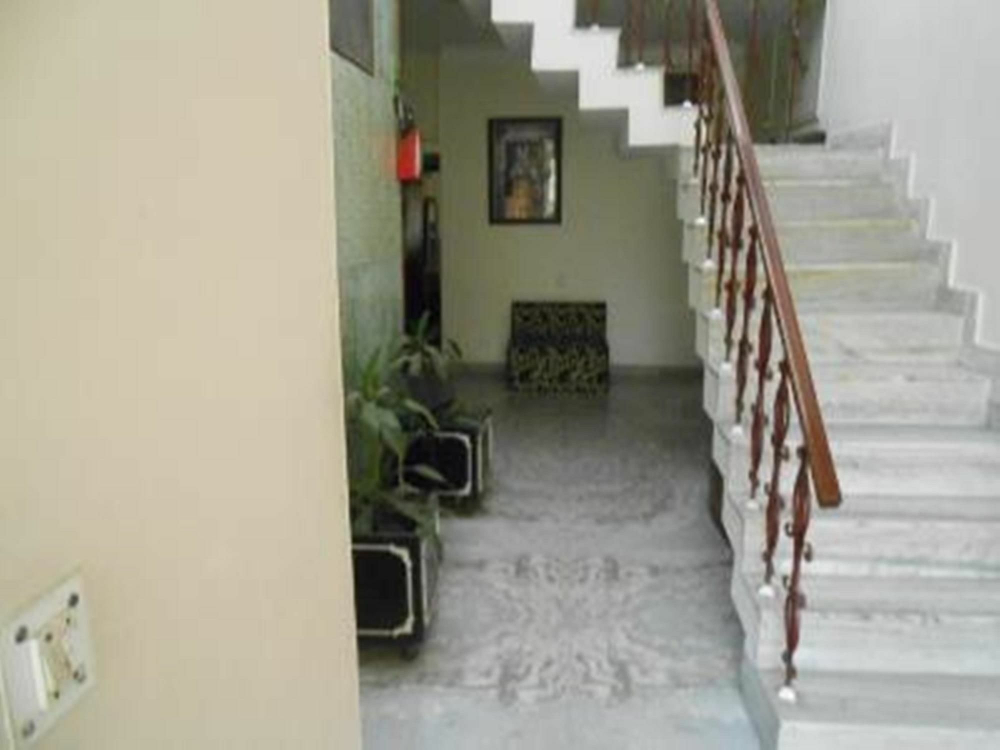 Zuzu Hemkunt New Delhi