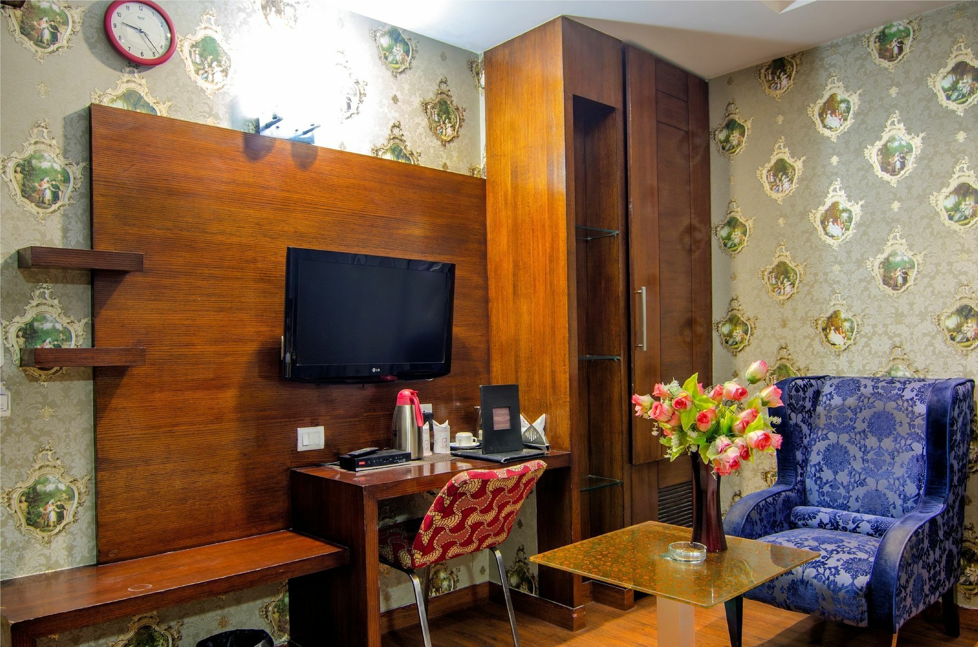 Omega Residency Hotel 3*