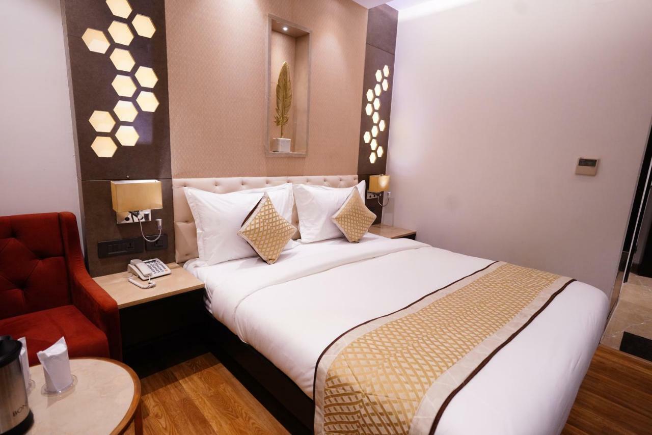 Pride With Free Airport Pickup Hotel New Delhi