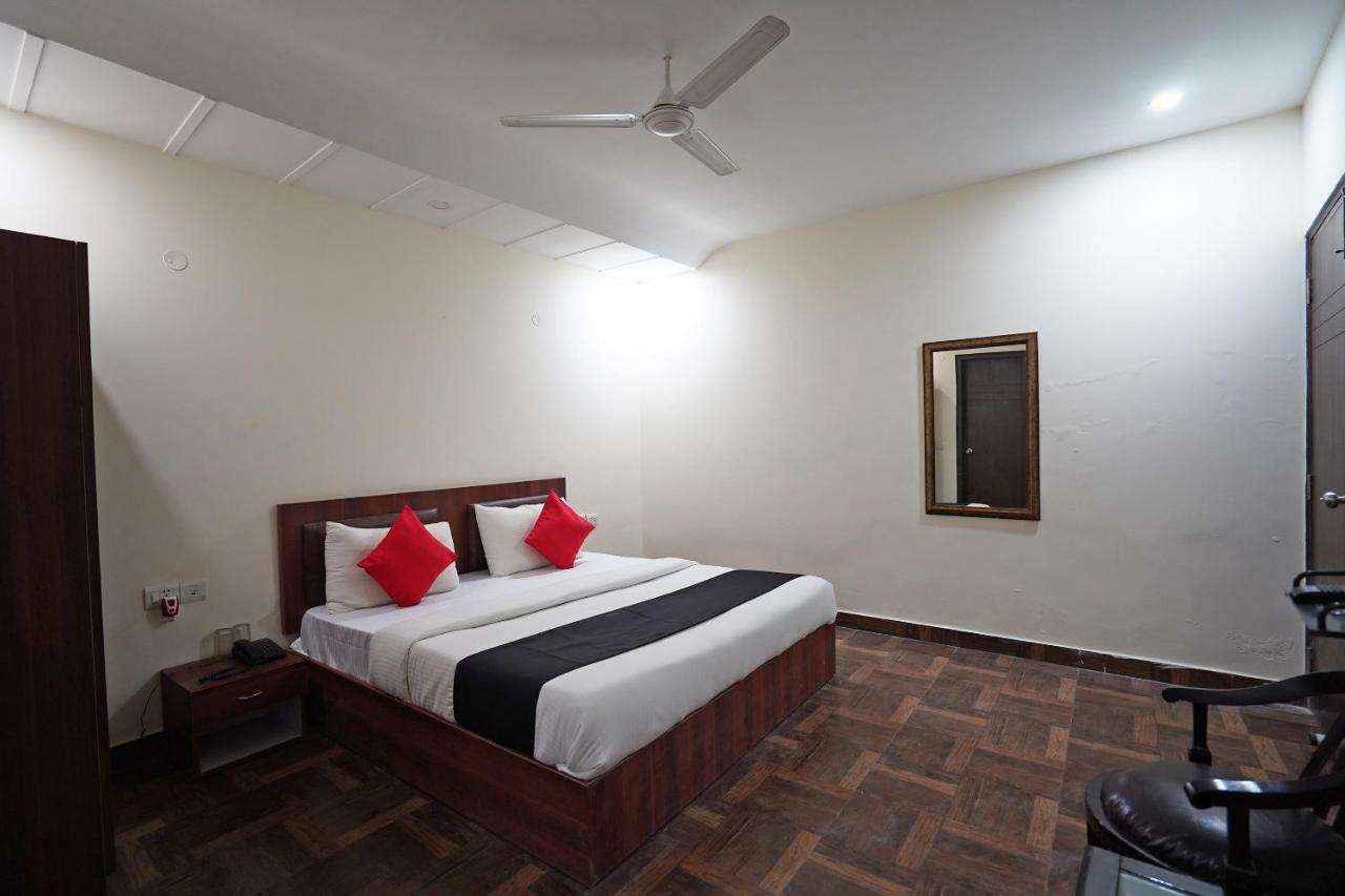 Hotel Caves Near Igi Airport Delhi Hotel