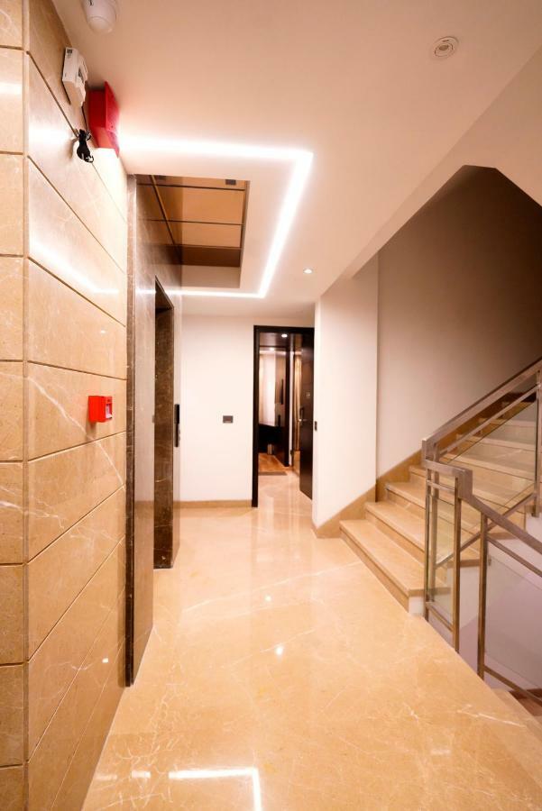 Hotel Pride With Free Airport Pickup New Delhi