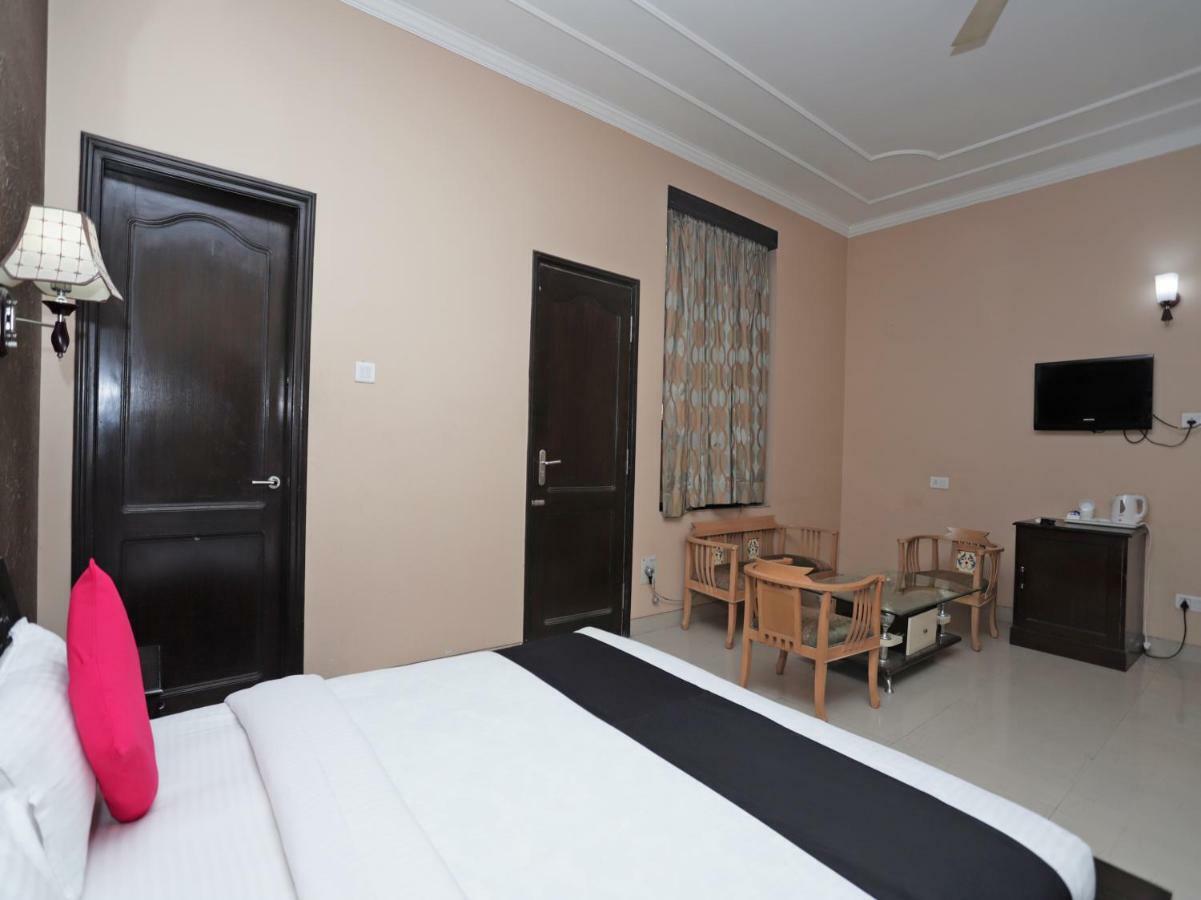 Rudraksh Plaza Hotel 3*
