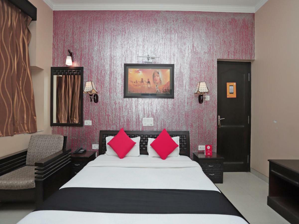 Rudraksh Plaza 3*