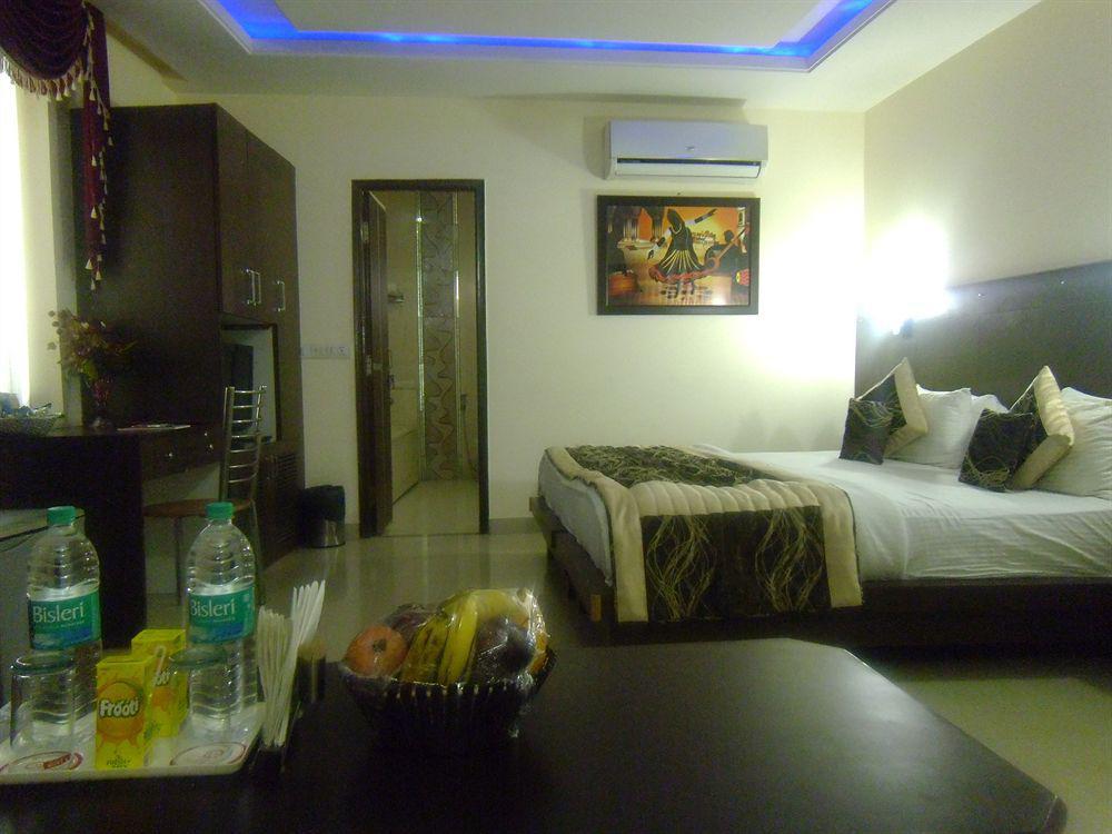 Hotel Airport Vishal Residency 3*