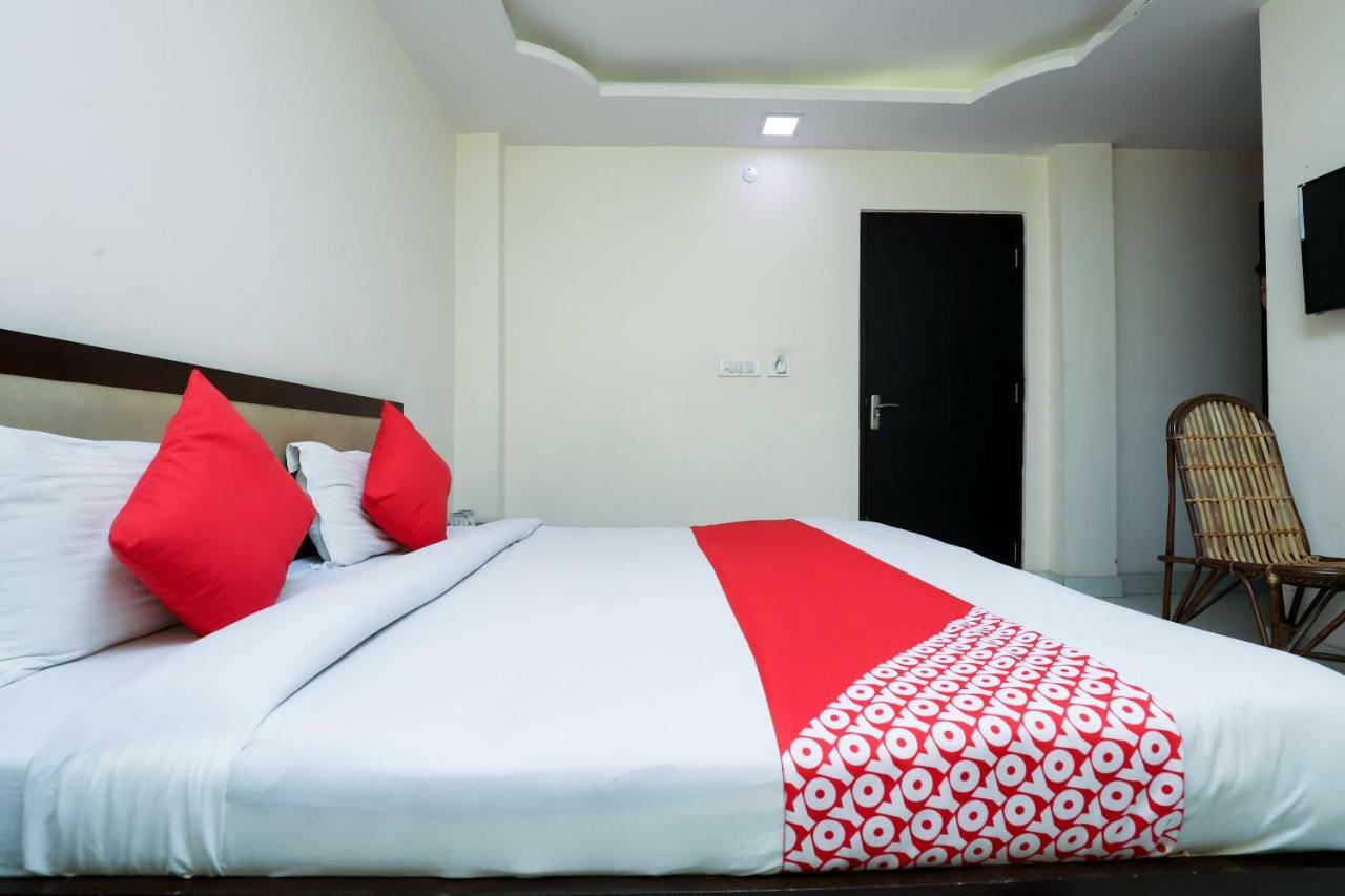 Hotel Oyo 24901 Achi House