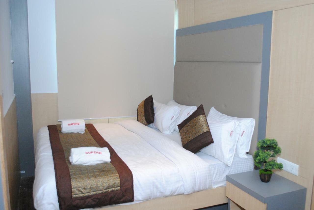 Superb 5 Mins Walk From Station 3* New Delhi