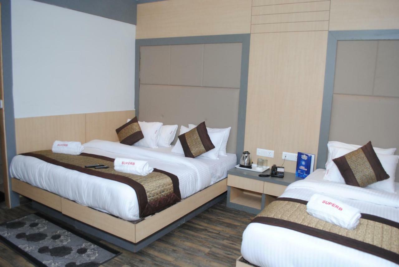 Superb 5 Mins Walk From Station 3* New Delhi