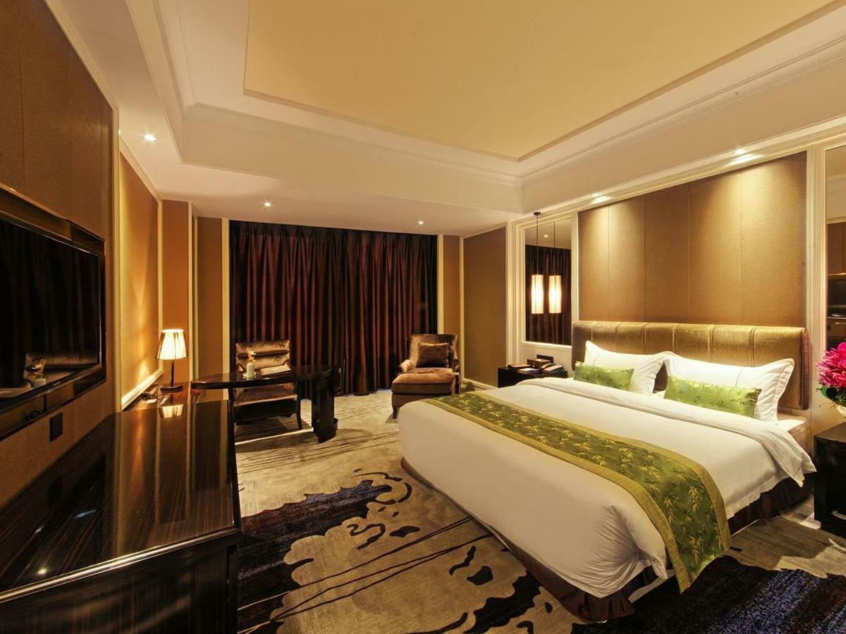 Hotel Caves Near Igi Airport Delhi Hotel 3*