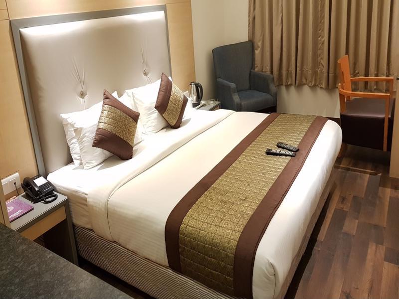 Superb 5 Mins Walk From Station New Delhi