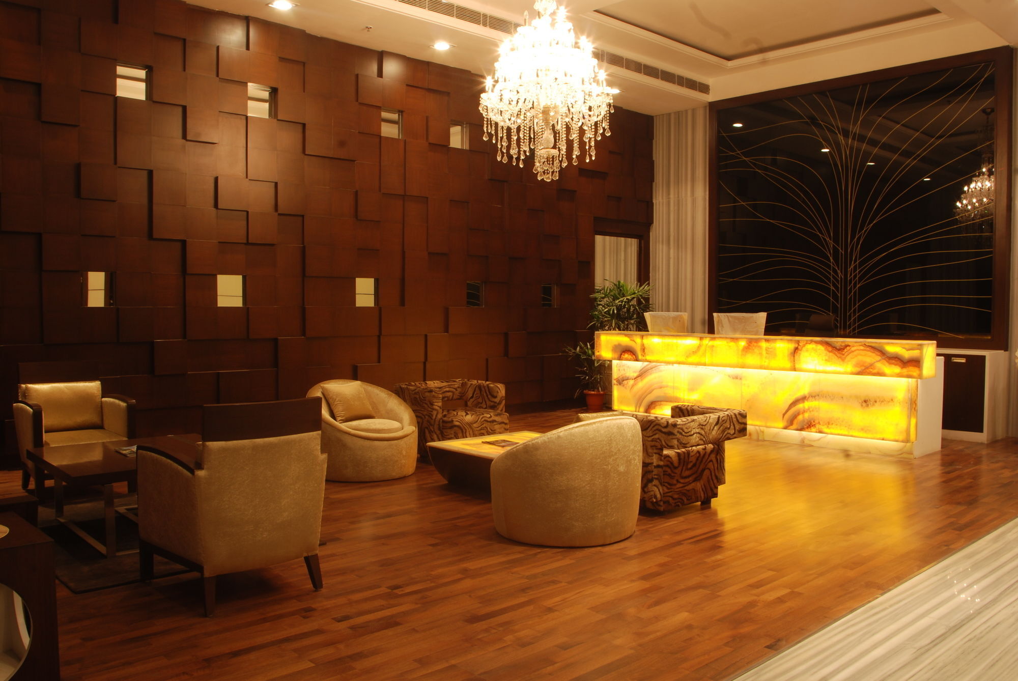 Plutos Hotel