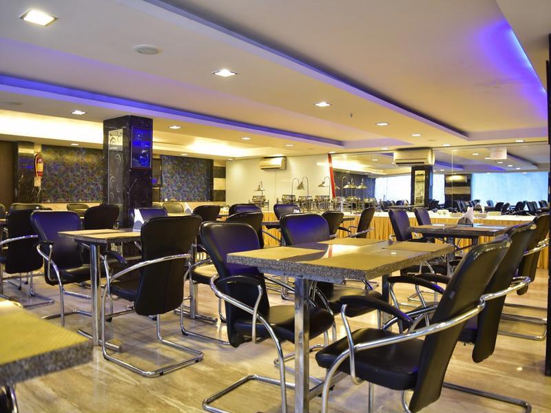 Hotel Fabhotel Amaltas Park New Delhi