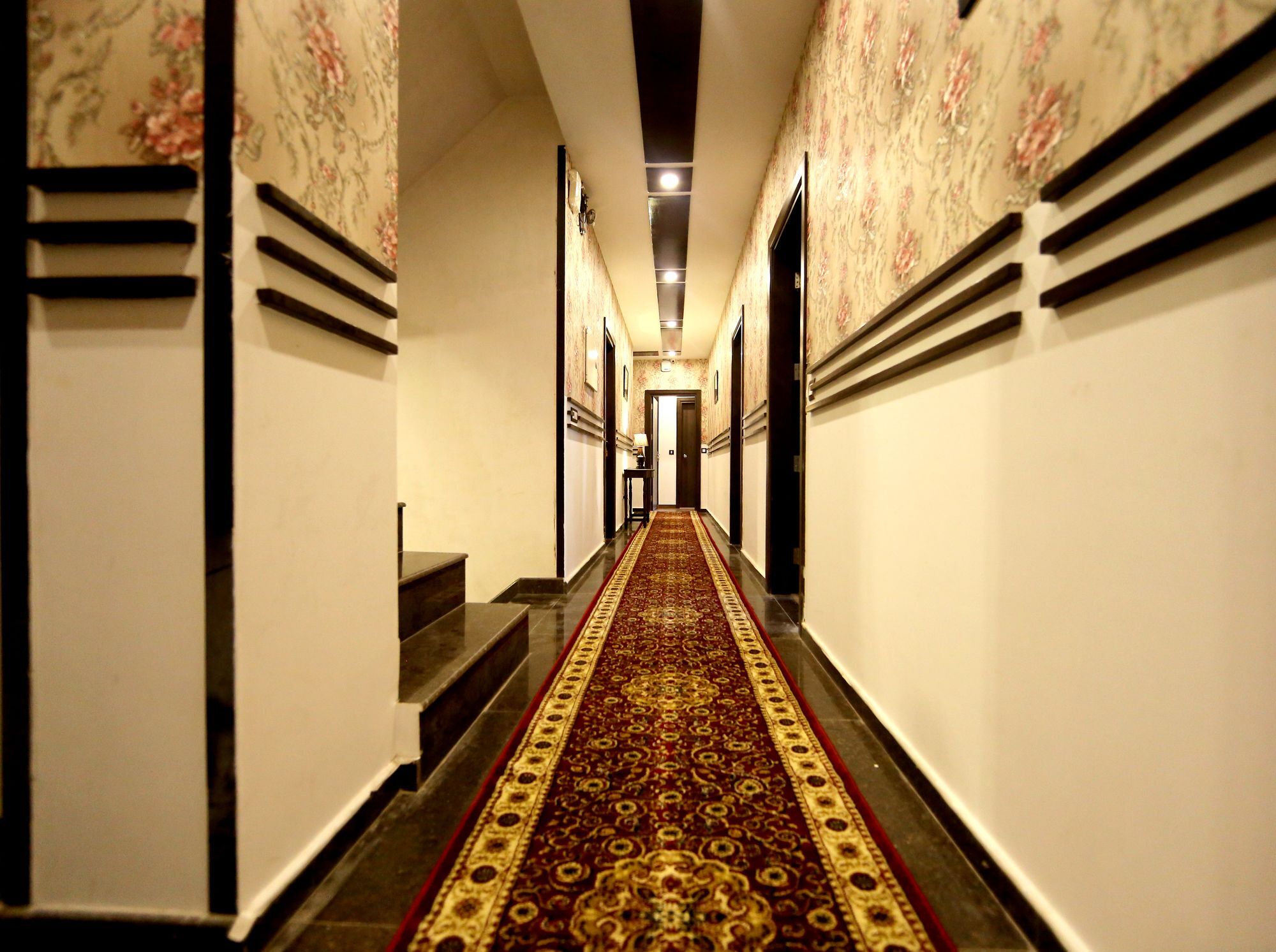 Hotel Aiwan-e-shahi 3*