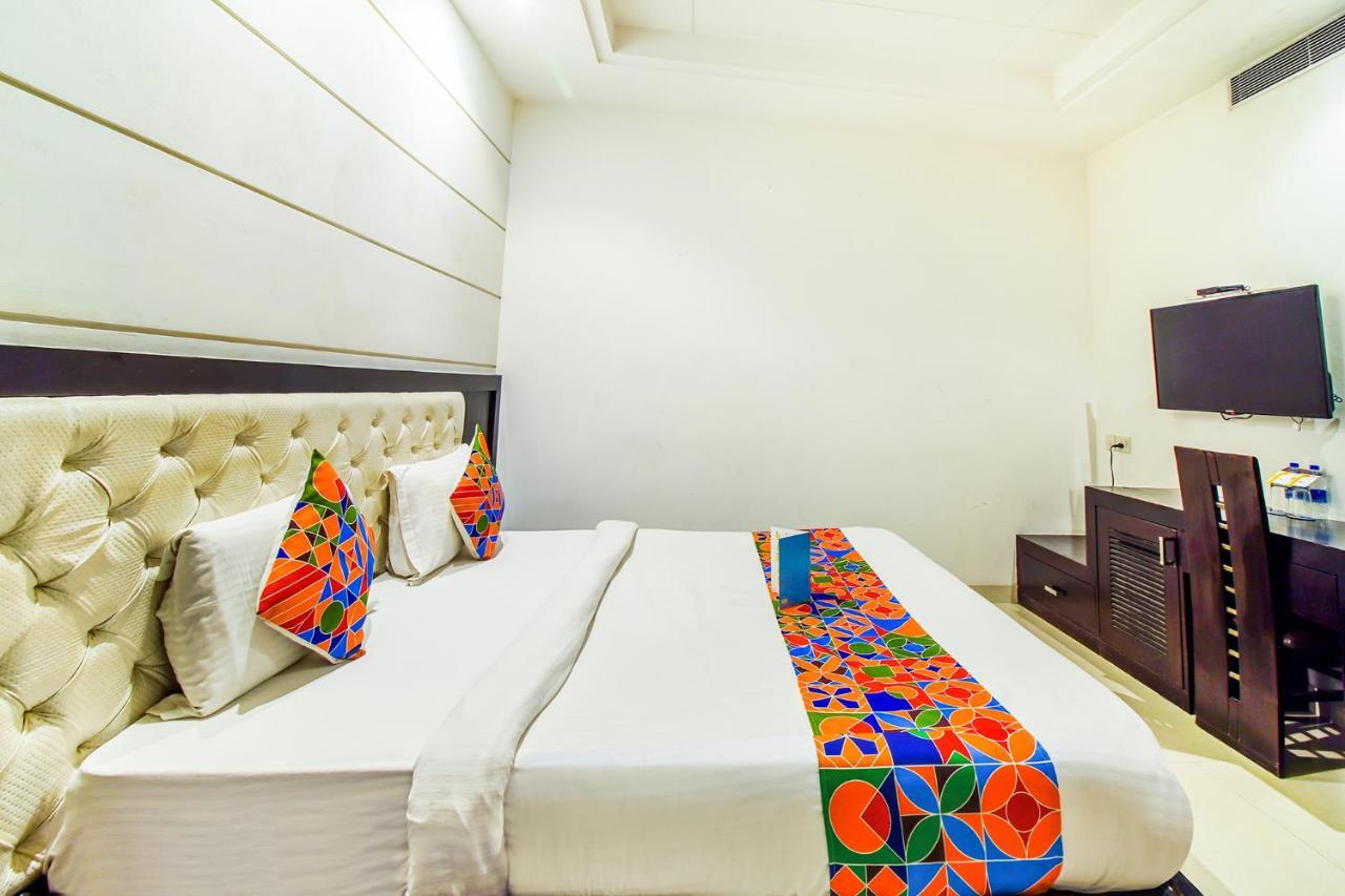 Hotel Fabhotel Transit Delhi Airport Mahipalpur New Delhi