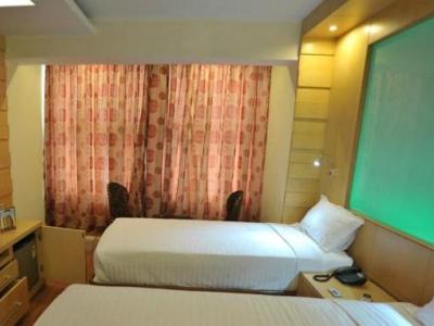 Hotel Emarald, 3*