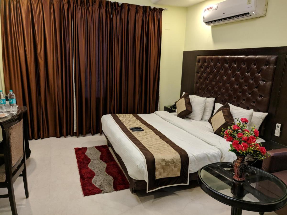 Hotel Sumedha Premium New Delhi