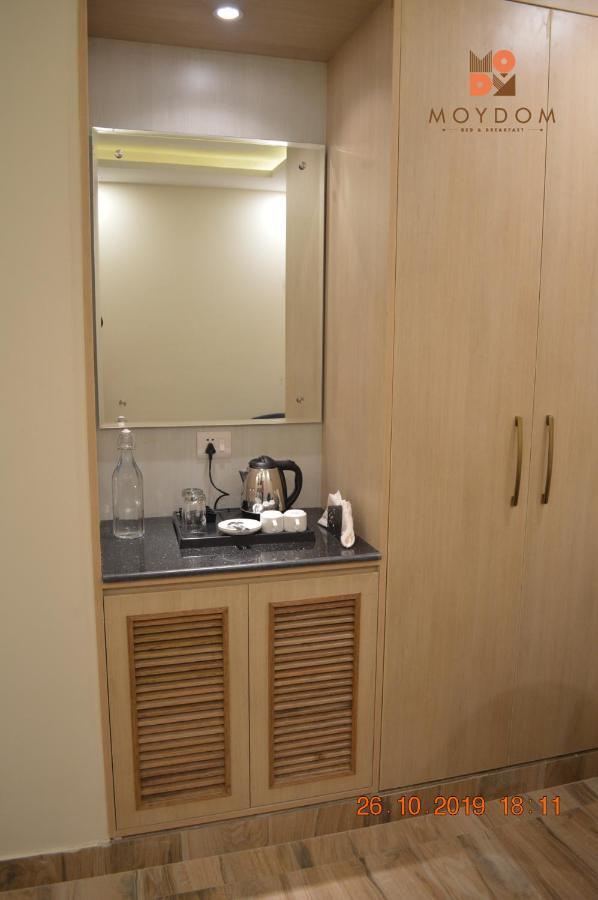 Moydom Private Ensuite With Shared Balcony & Kitchen * New Delhi