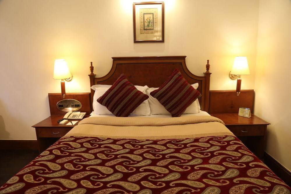 Hotel The Ashok, 5*