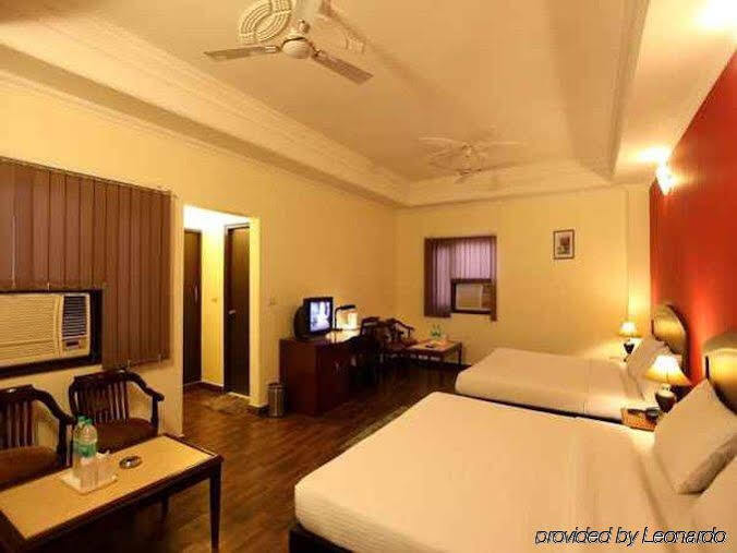 Fabexpress Grand Shoba Hotel 3*