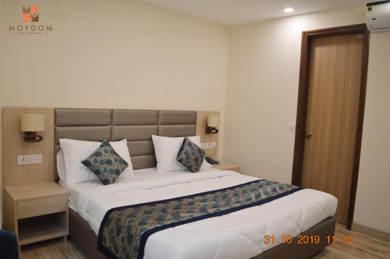 Moydom Private Ensuite With Shared Balcony & Kitchen * New Delhi