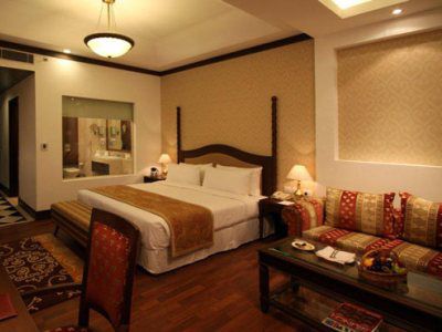 Resort Country & By Radisson, Delhi Satbari 4*