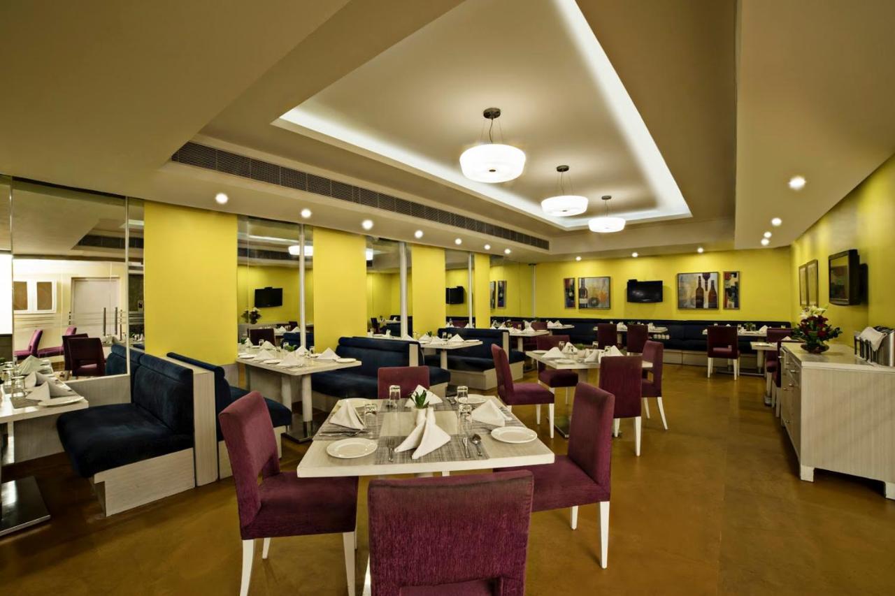 Sarovar Portico Naraina, 3* New Delhi