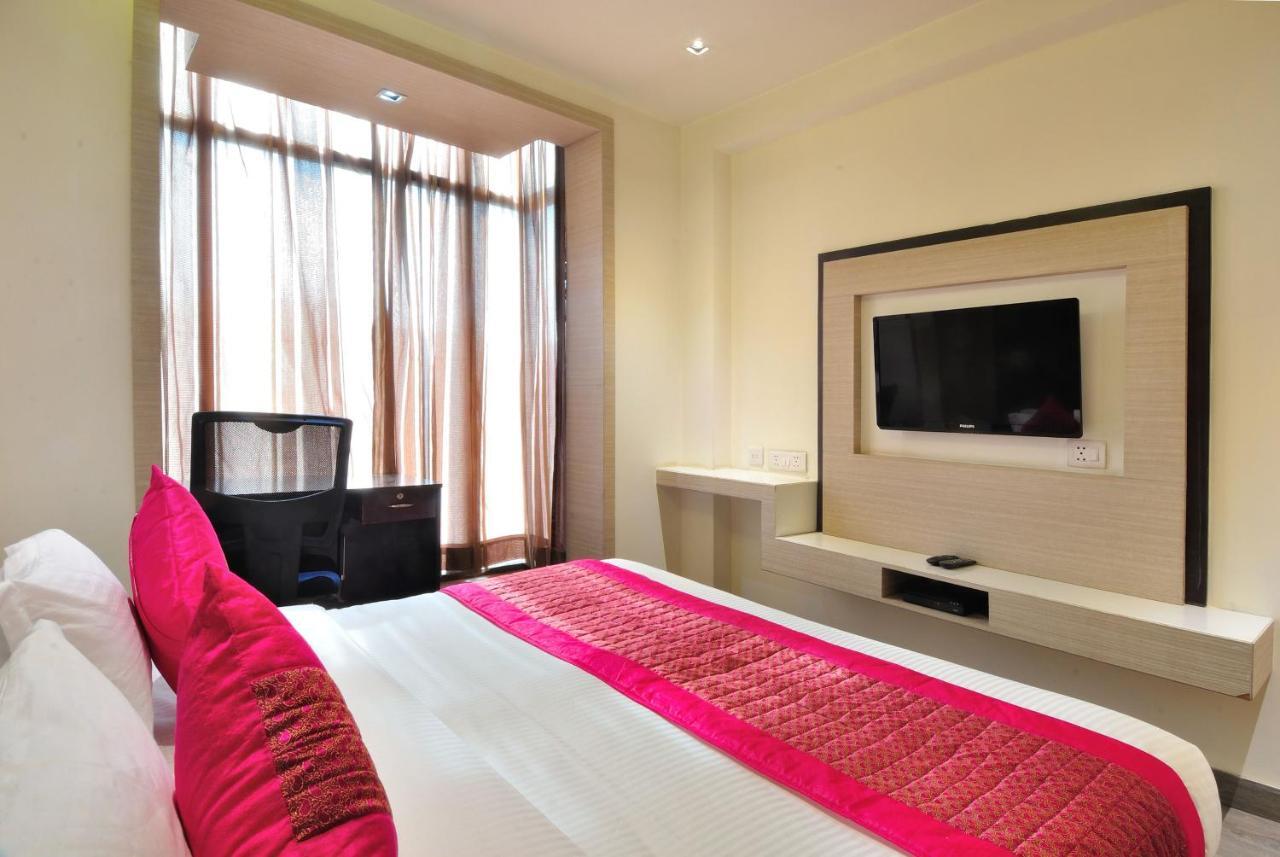 Royal Grand - Opposite Axis Bank East Patel Nagar Hotel 3*