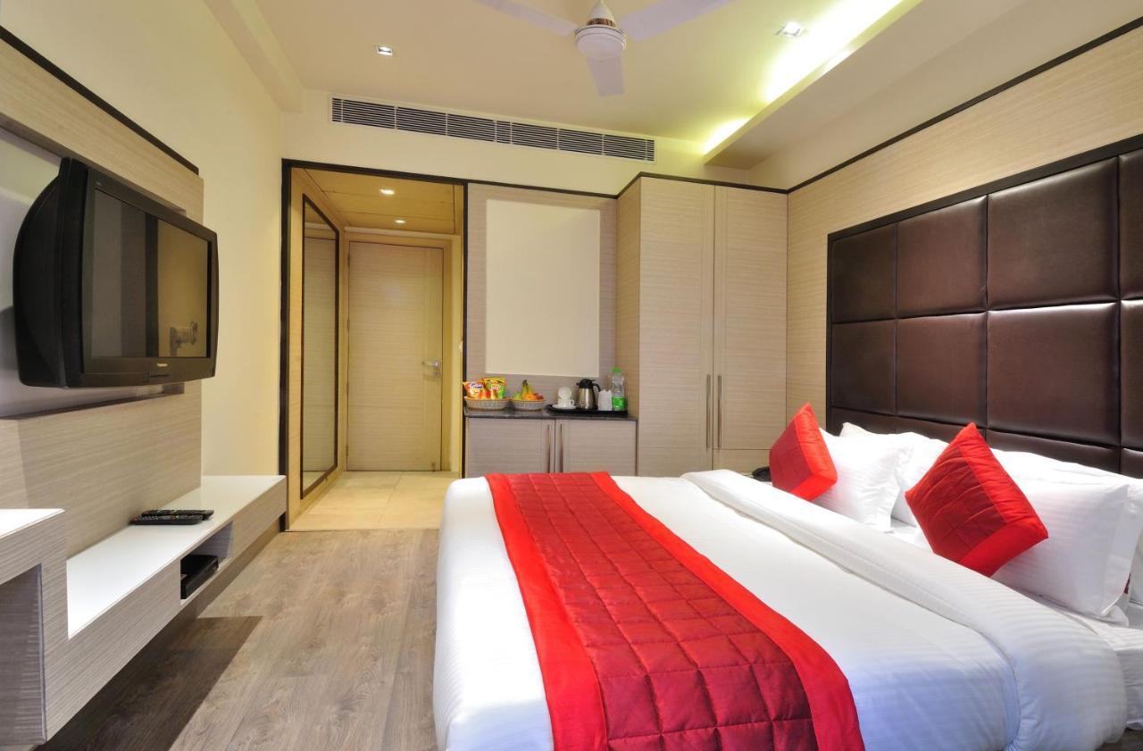 Royal Grand - Opposite Axis Bank East Patel Nagar