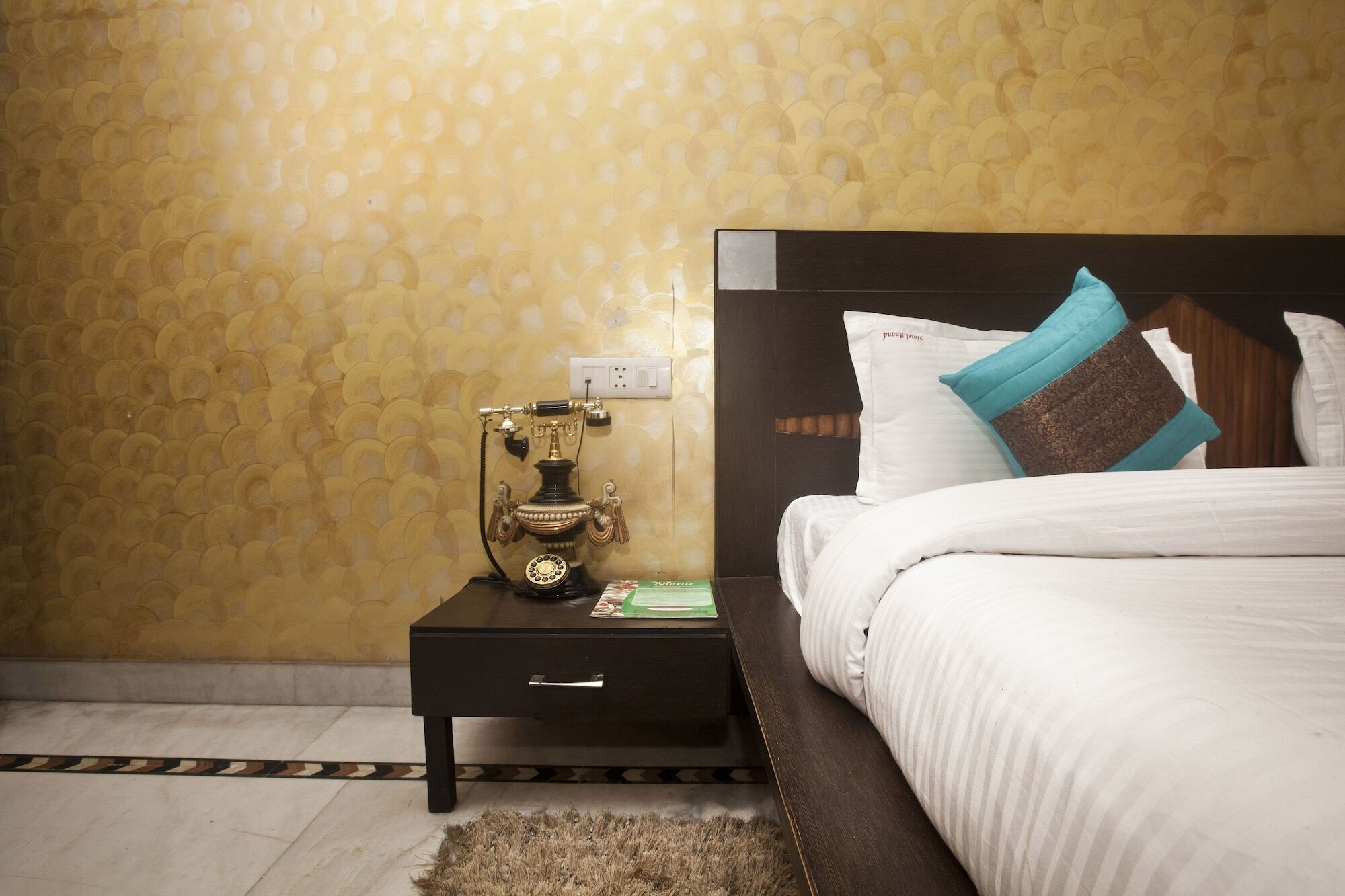 Oyo 337 Anand Hotel 3*