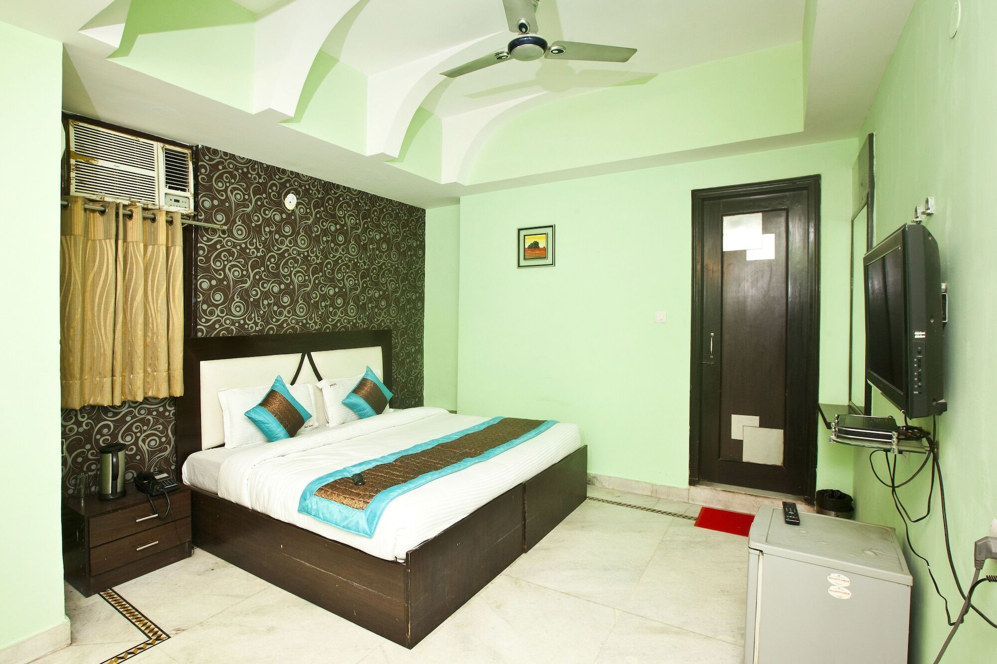 Oyo 337 Anand Hotel 3*