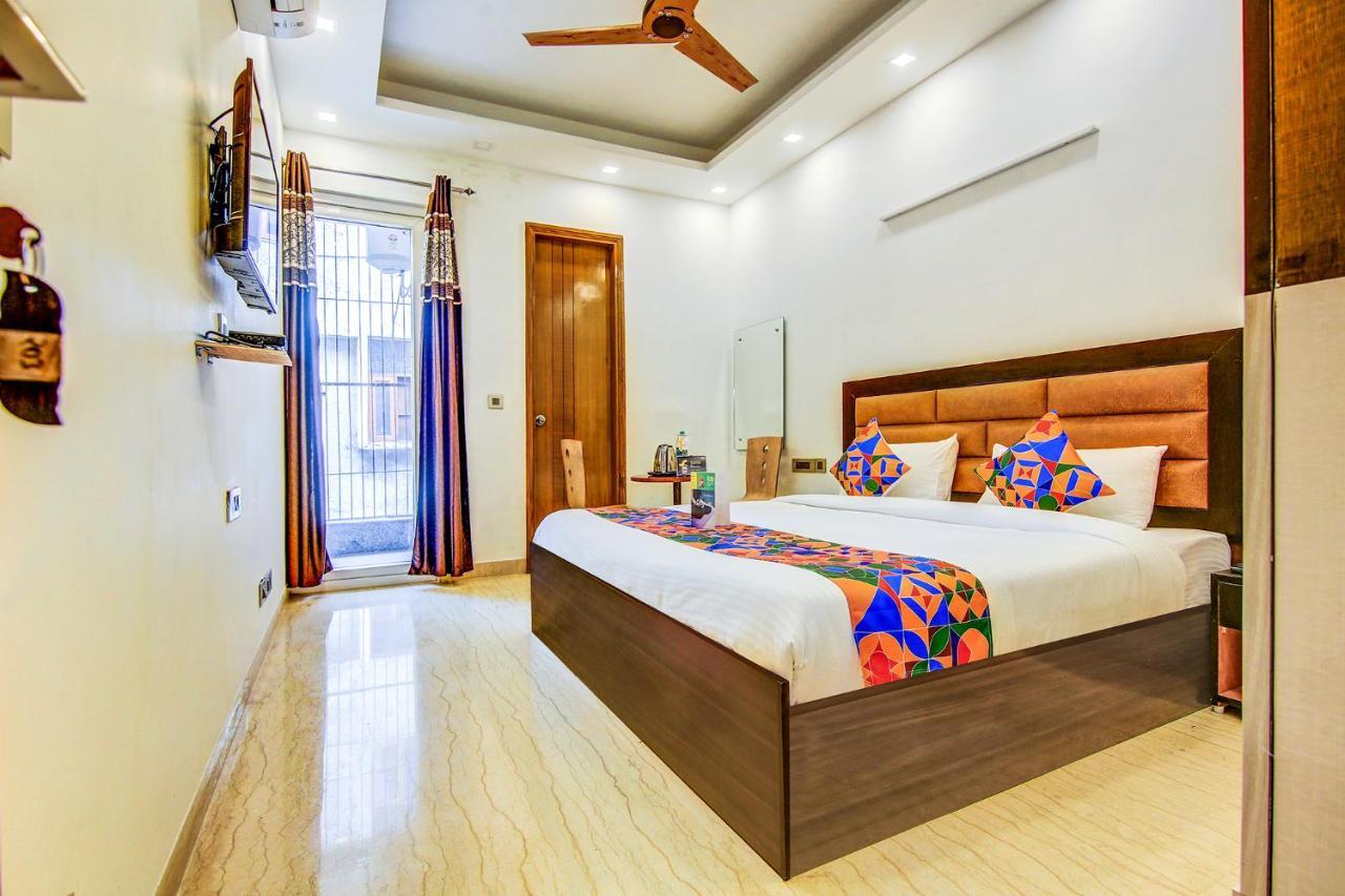 Fabhotel Floyd New Delhi
