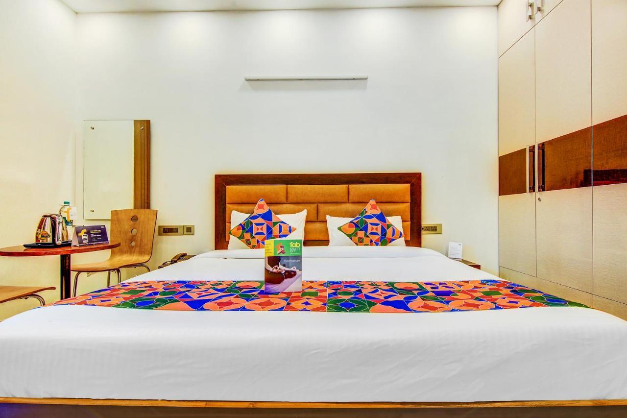 Fabhotel Floyd New Delhi