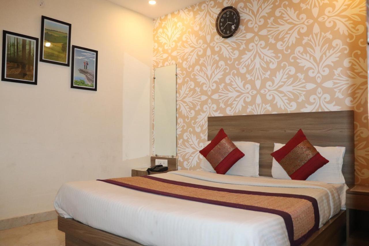 Hotel O Mint