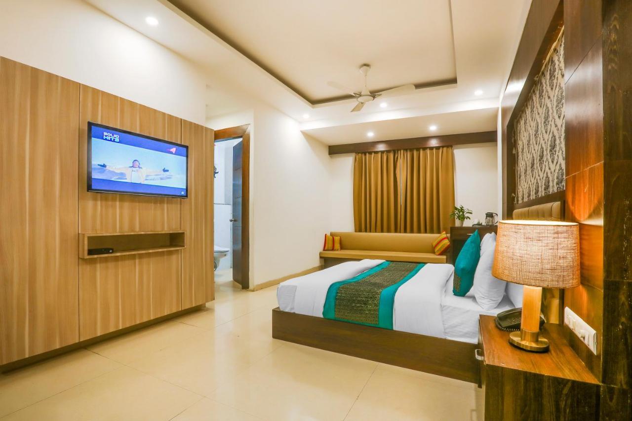 Almati - Near Delhi Airport 3* New Delhi