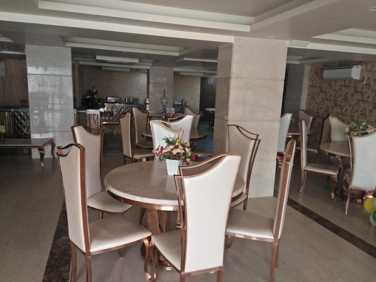 Hotel The Grand Parisian 3*