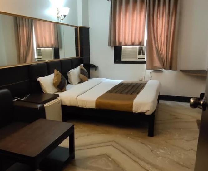 Amrit Hotel 3*