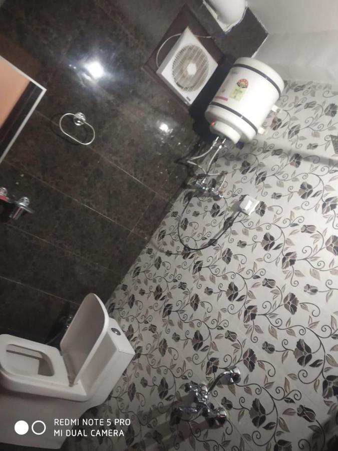 Apartamento Oyo Townhouse 901 Prime Enclave Near Ambience Mall