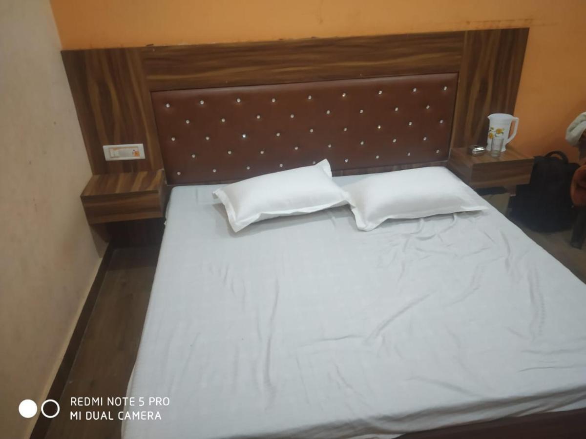 Oyo Townhouse 901 Prime Enclave Near Ambience Mall Nova Deli
